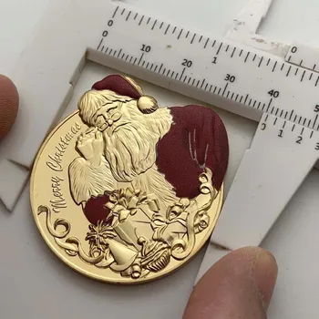 Дядо Коледа Дава Подаръци Позлатен Медальон Нова Година 2020 Възпоменателни Монети Коледен Цвят Икона с Релефни специална форма