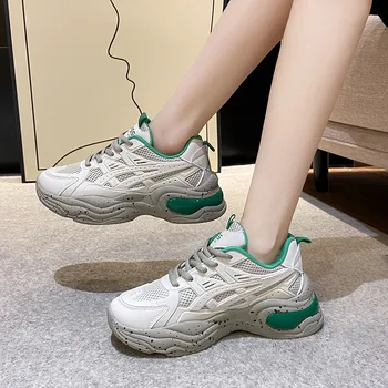 Есен Нова дамски обувки за баща на дебела подметка, корейската версия, ежедневни дамски обувки, които растежа, Спортни обувки за улична стрелба, дамски обувки
